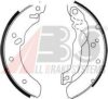 FORD 1638304 Brake Shoe Set